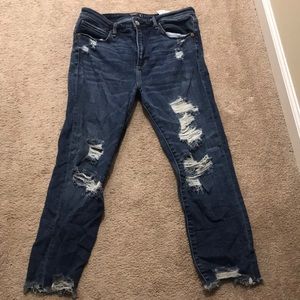 Cropped Jeans with rips